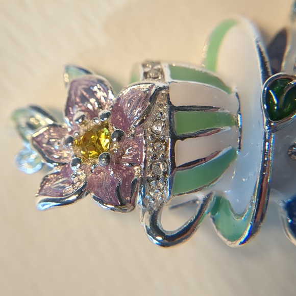 Napier Teacups Brooch - Picture 7 of 10